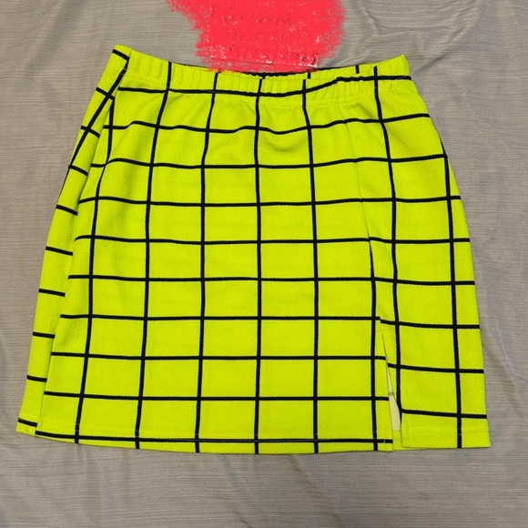 SHEIN Neon Lime Green Yellow Pencil Mini Skirt with Black Grid - Picture 1 of 3